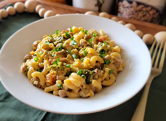 Cheesy Beef and Broccoli Skillet